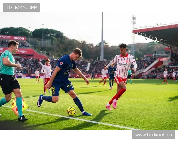 西甲赫罗纳更衣室氛围融洽,团队凝聚力助力战绩稳步提升
