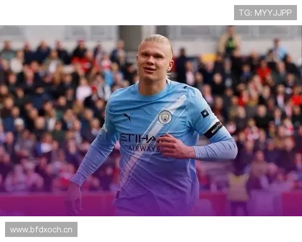 哈兰德随手丢的帽子比我整个月工资还贵